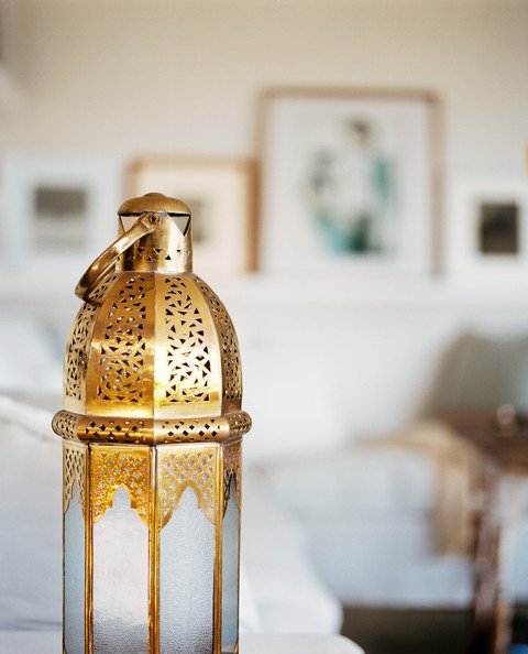 Moroccan bedroom design gold moroccan lanterns gold paper