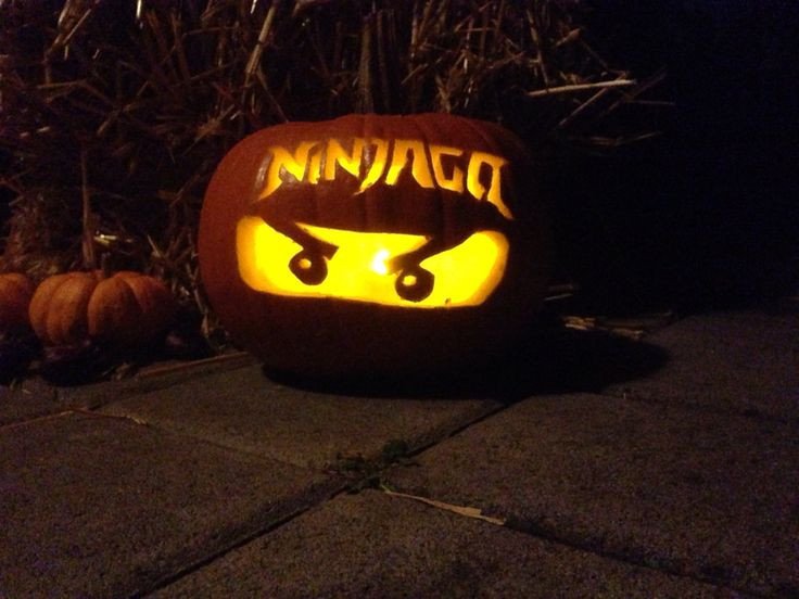 Kürbis schnitzen Halloween 2015 LEGO Ninjago Pumpkin