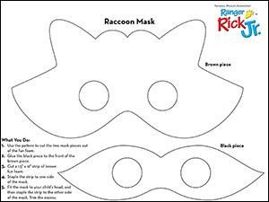 Make a raccoon mask to look like a raccoon on Halloween